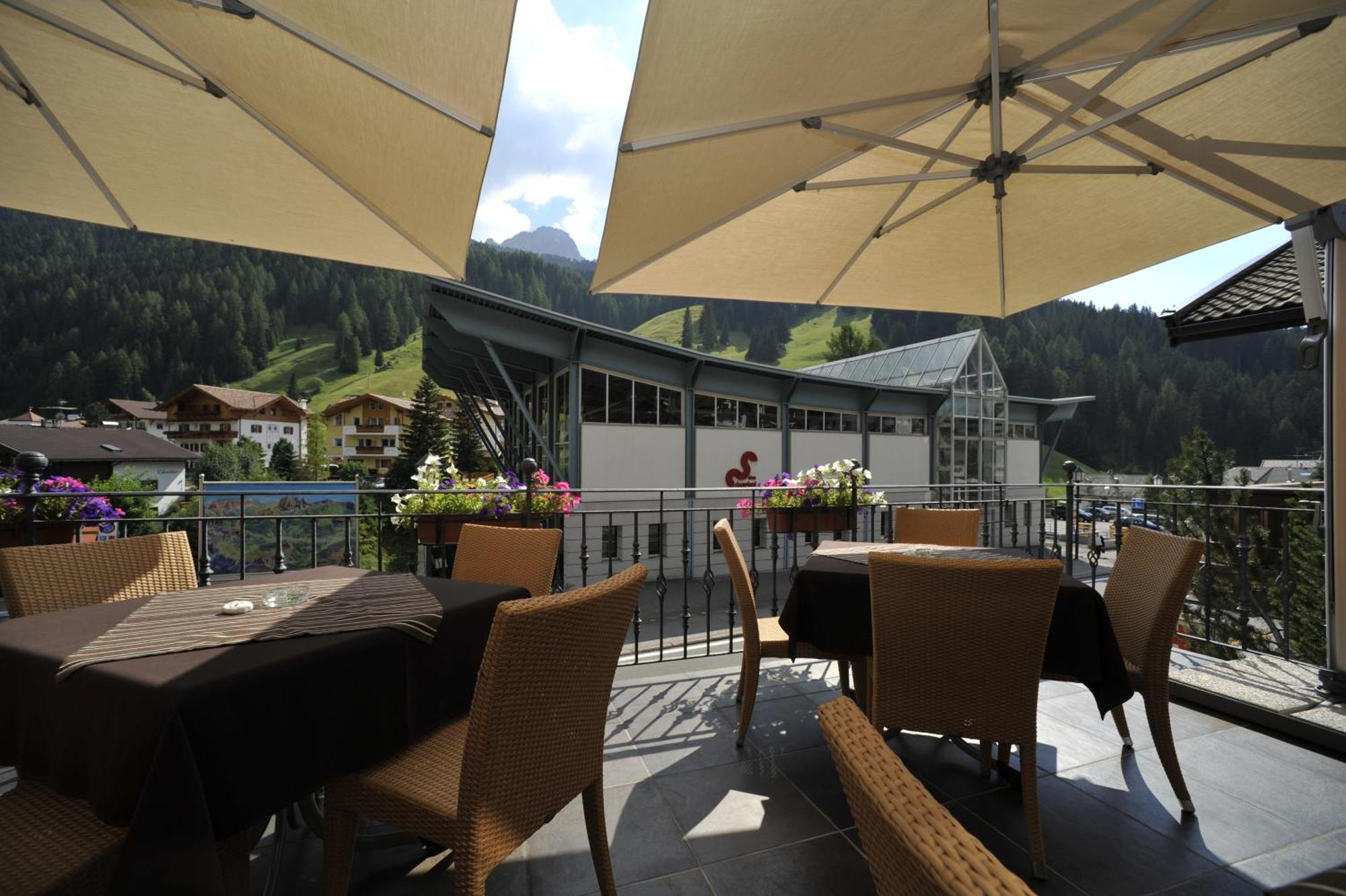 Hotel Europa Dolomites Selva di Val Gardena Exterior photo
